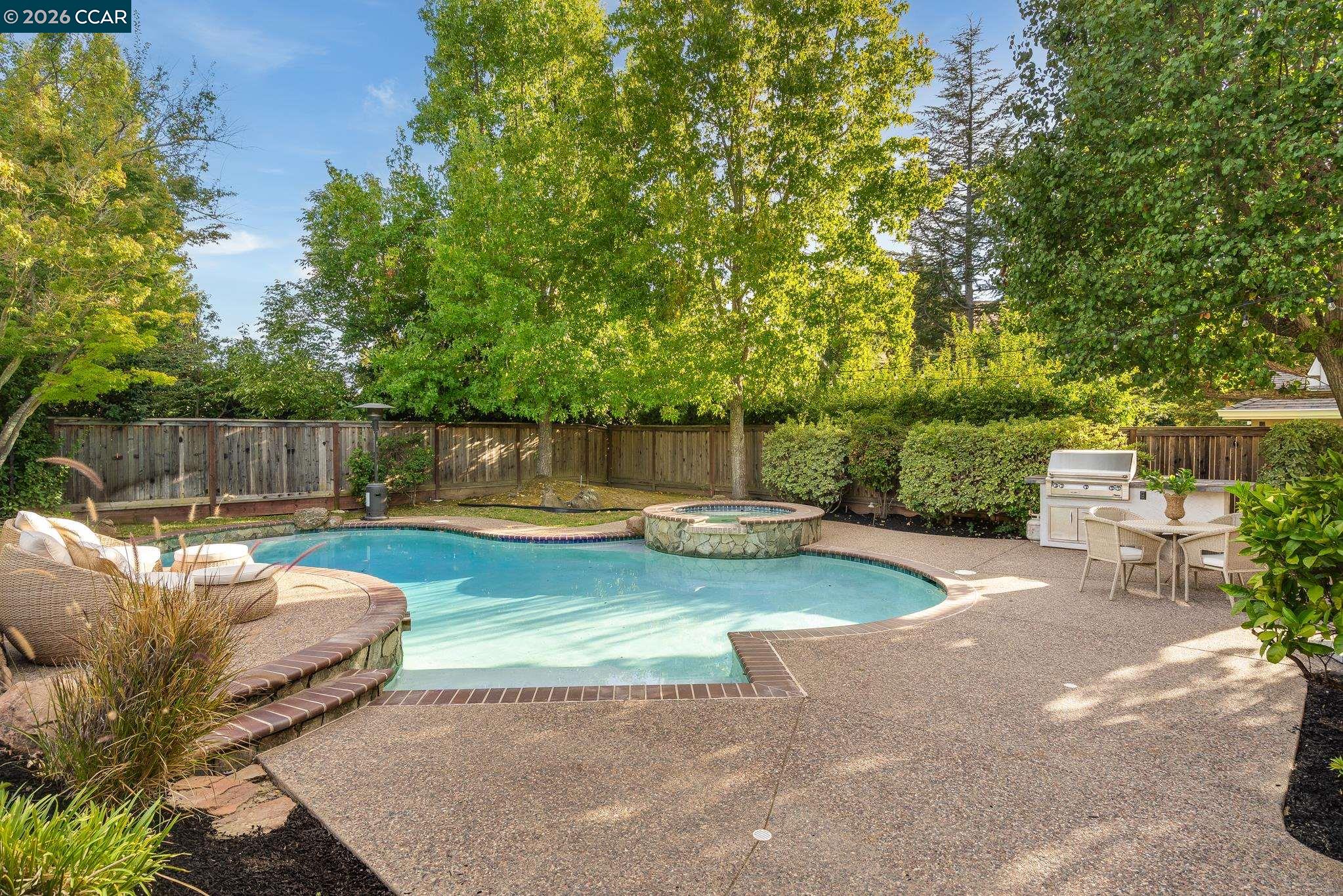 7 Eastward Ln