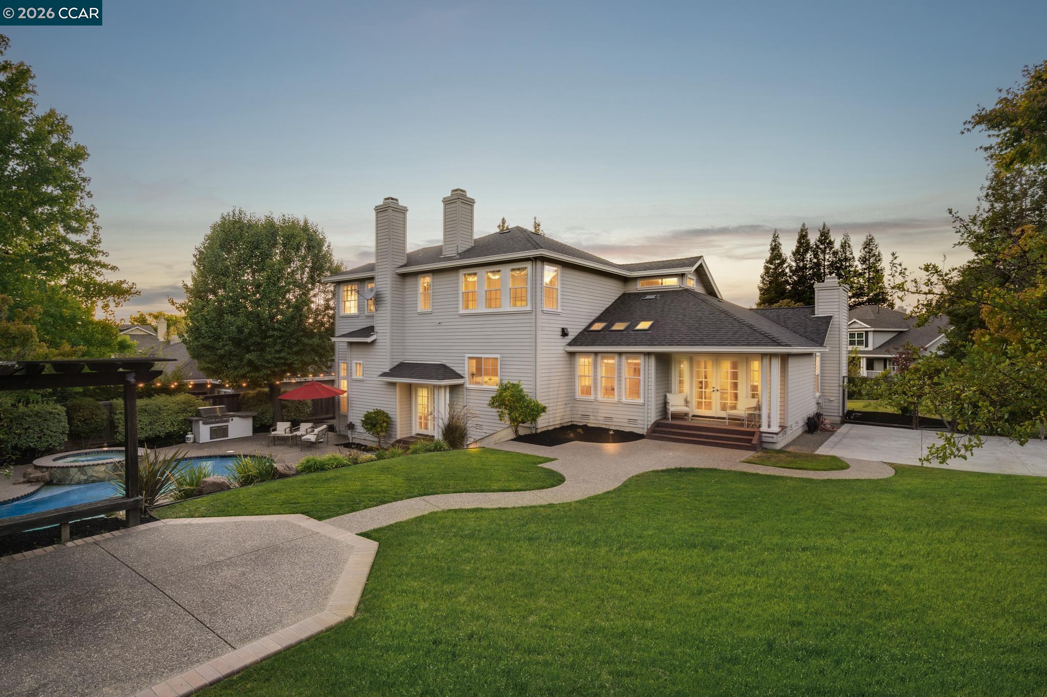 7 Eastward Ln