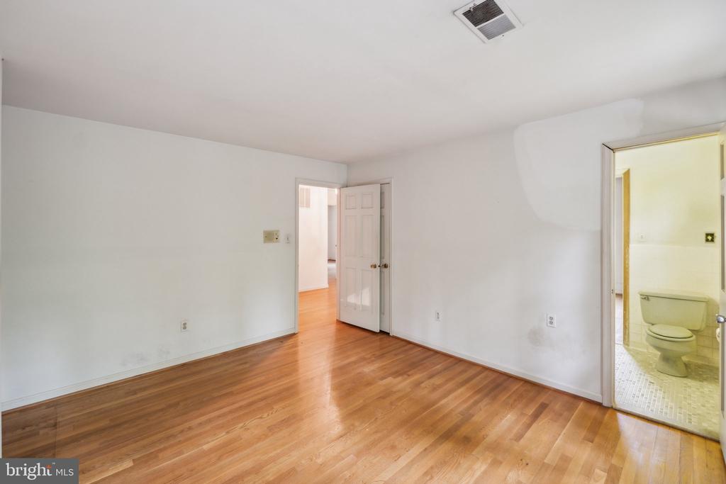 7604 HACKAMORE