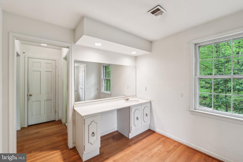 7604 HACKAMORE