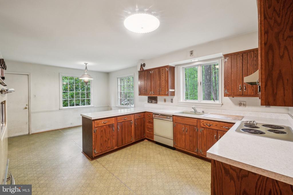 7604 HACKAMORE