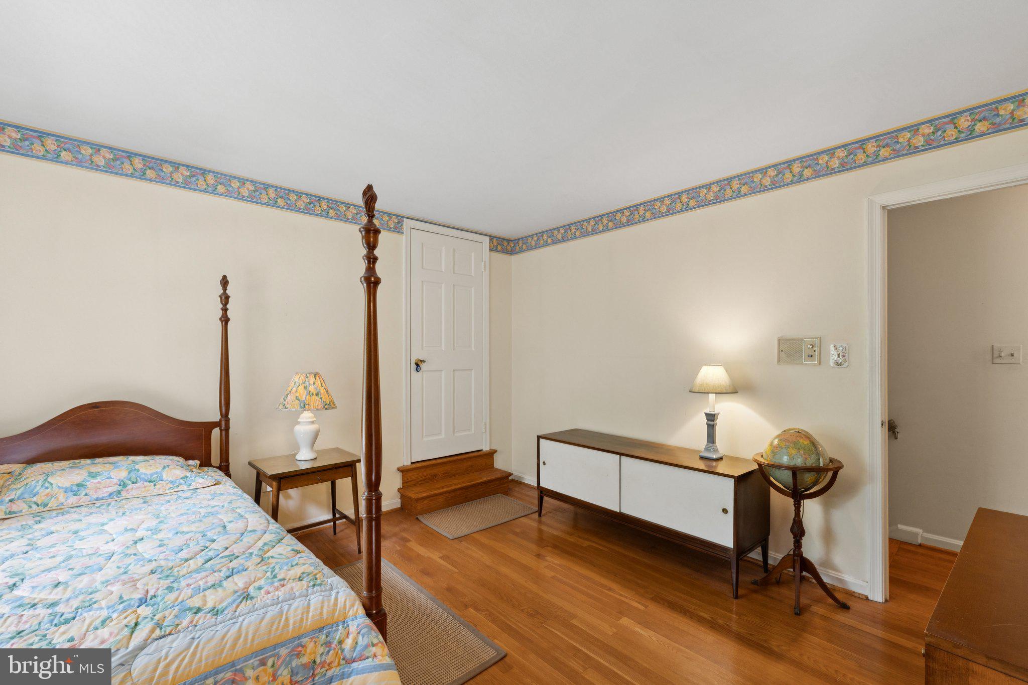 7605 HACKAMORE DRIVE