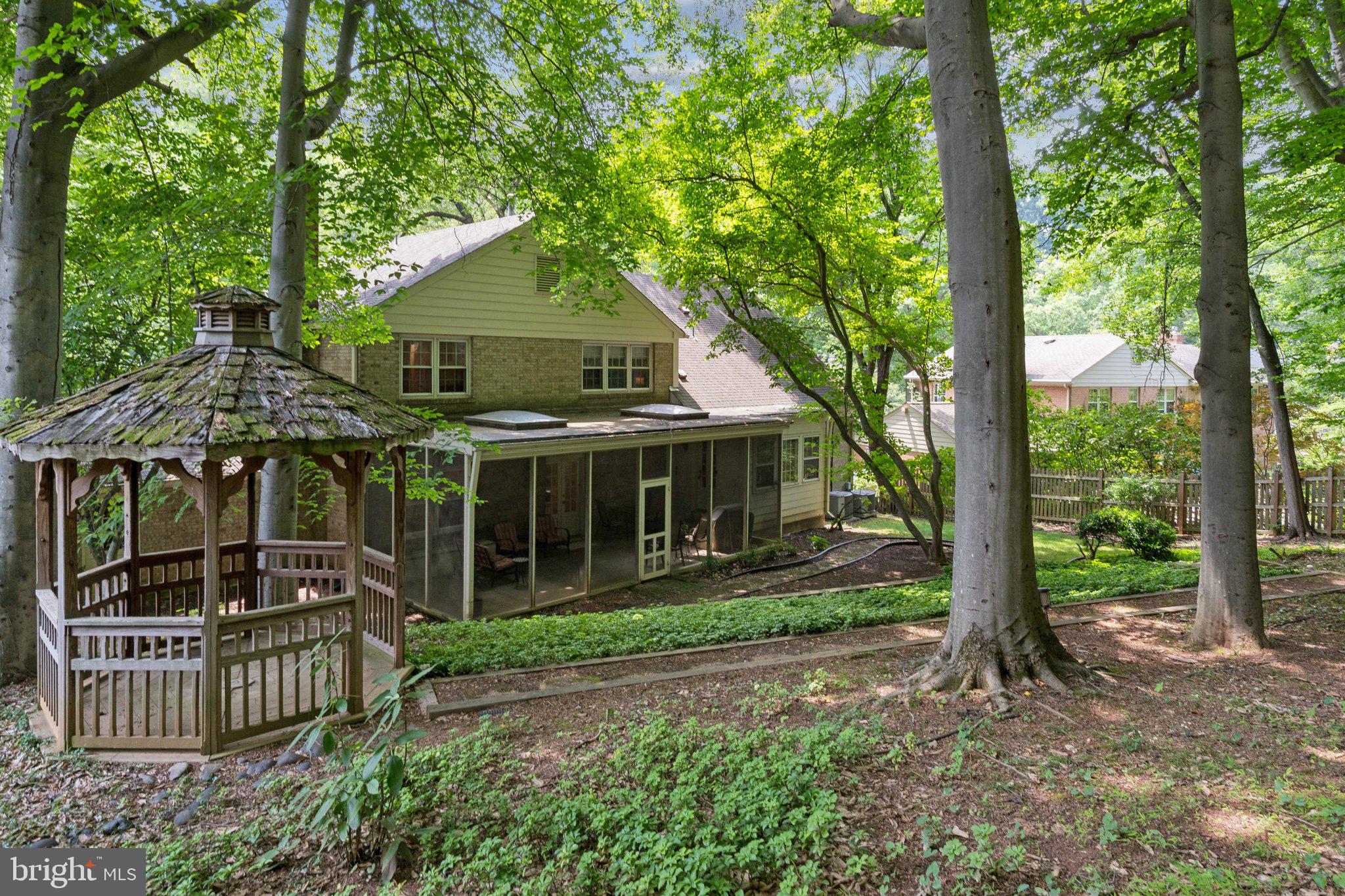 7605 HACKAMORE DRIVE