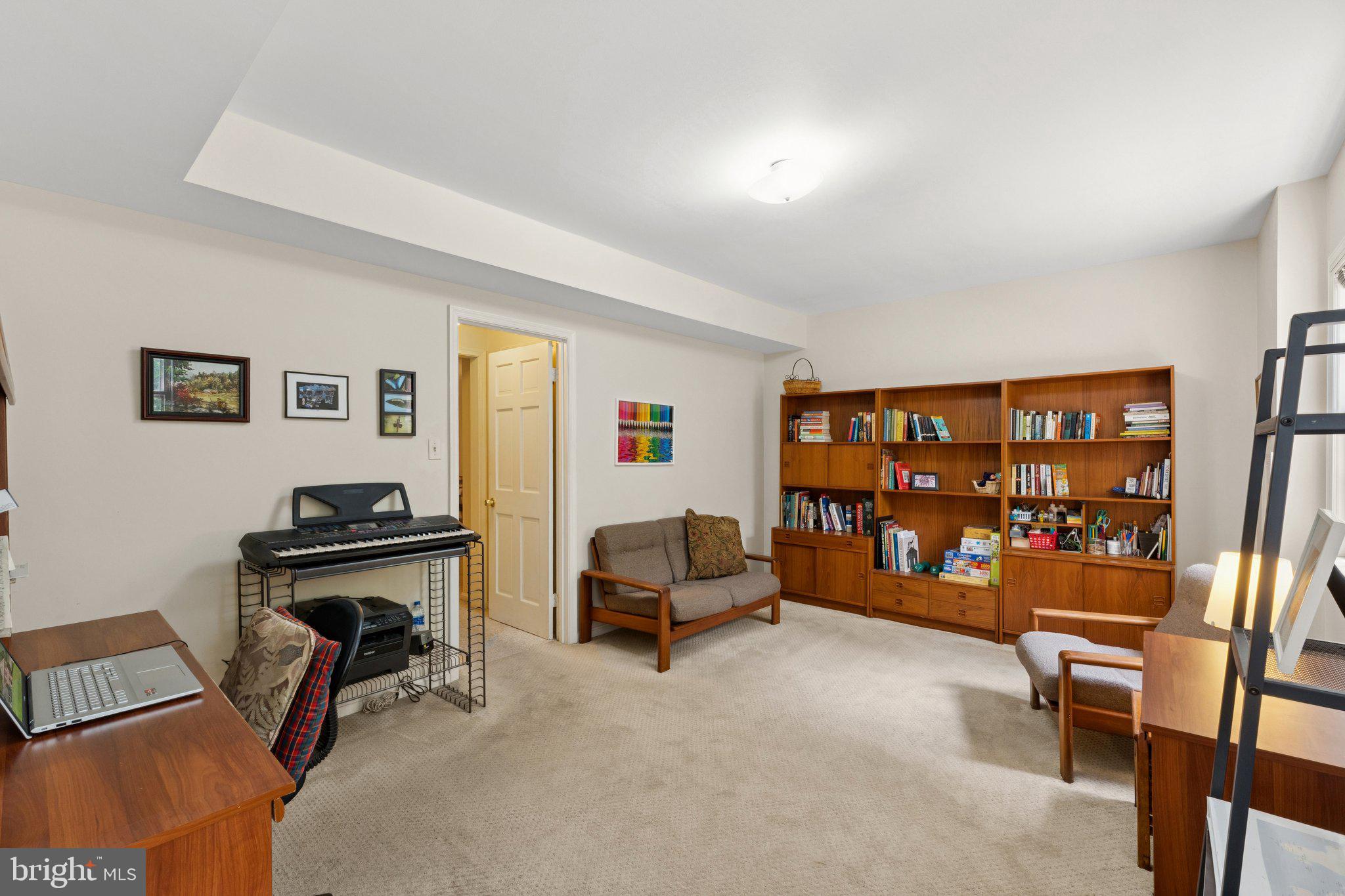 7605 HACKAMORE DRIVE