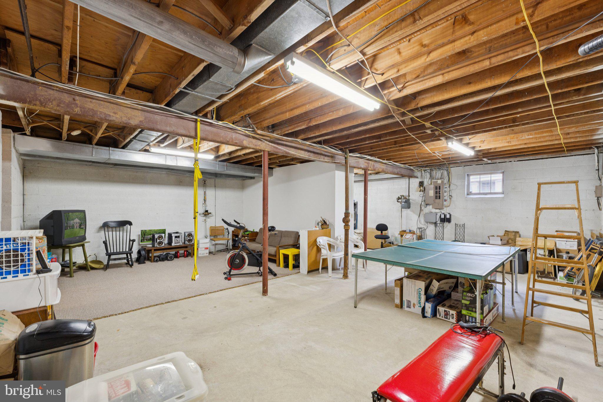 7605 HACKAMORE DRIVE