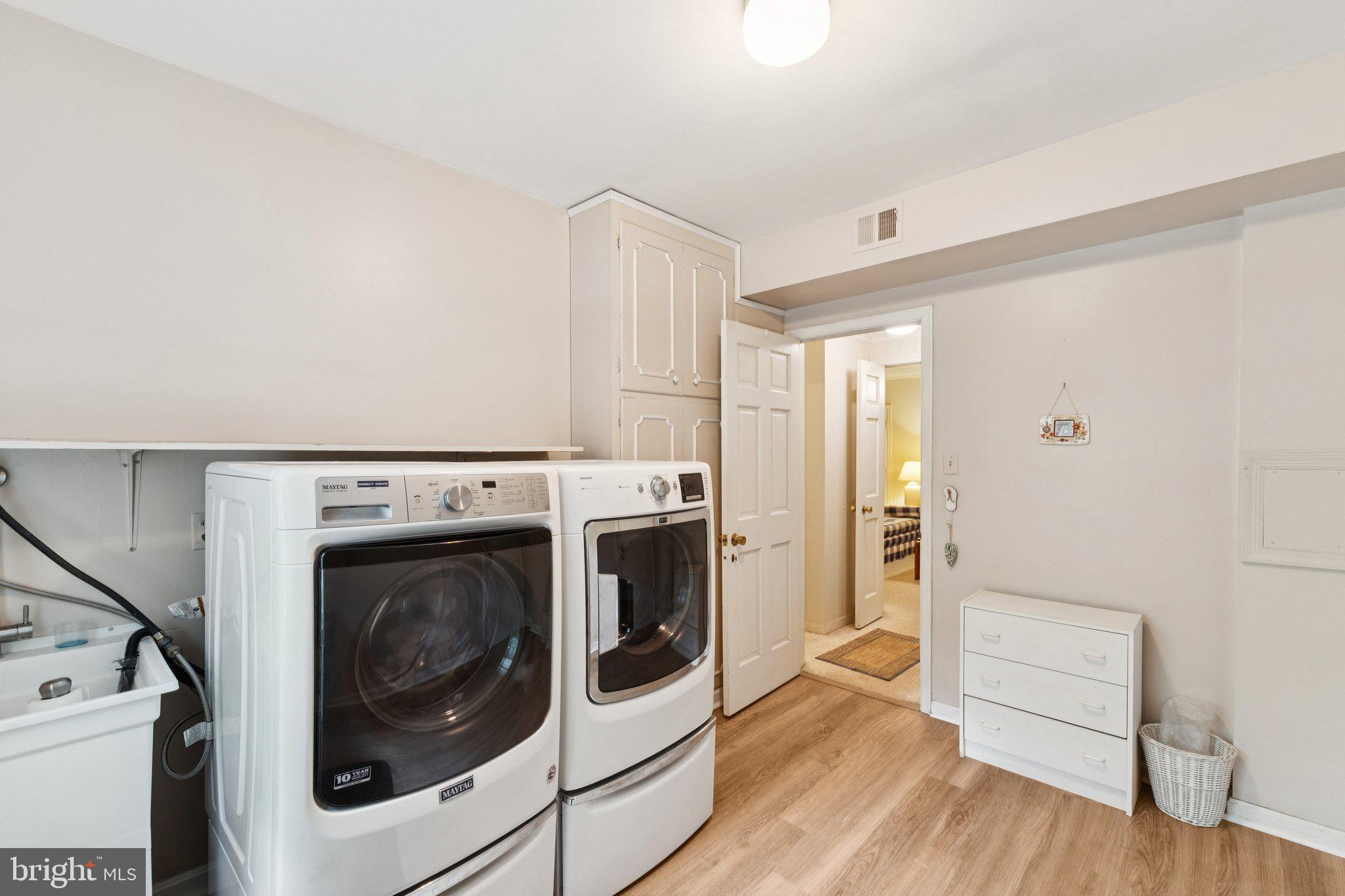 7605 HACKAMORE DRIVE