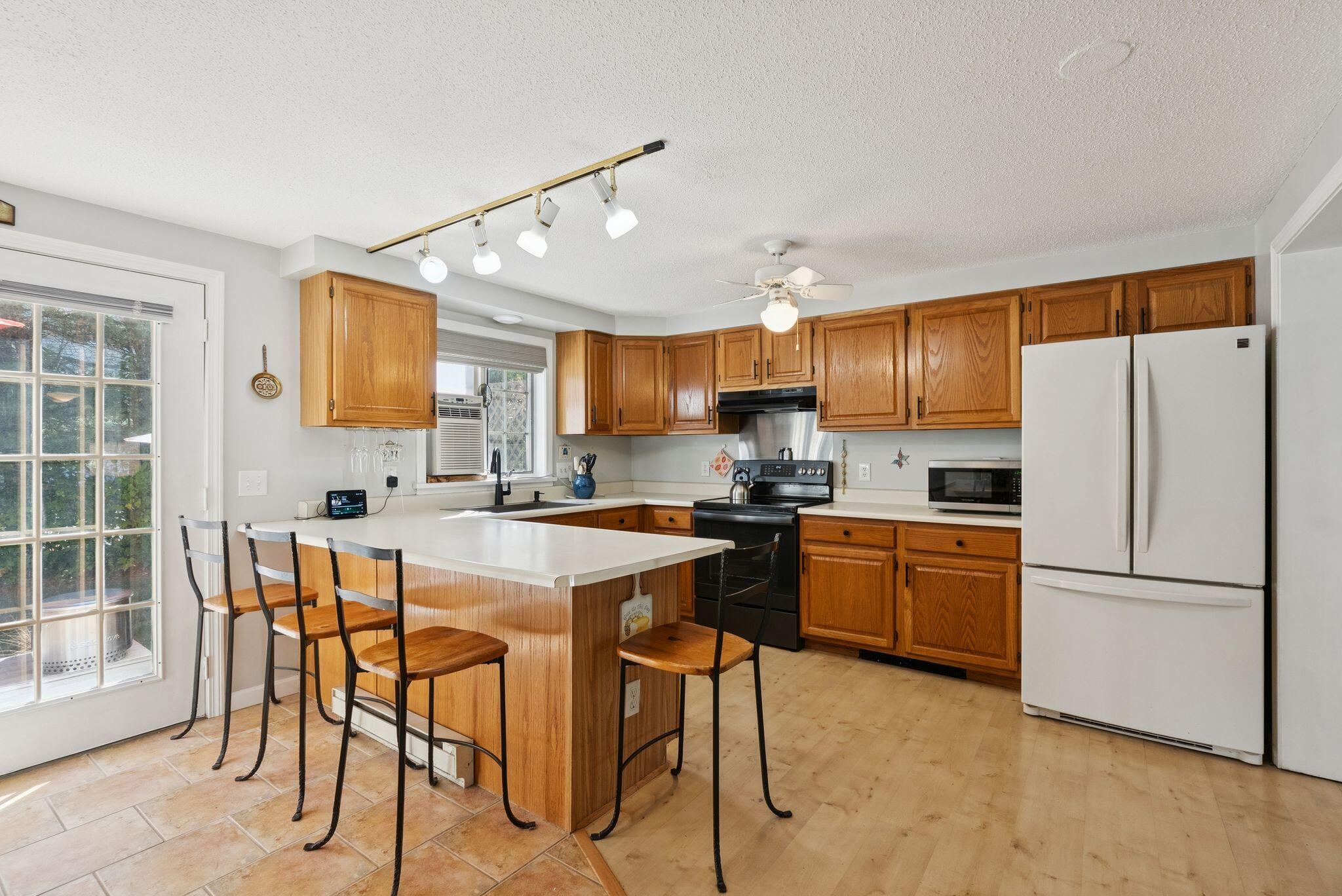 83 Hydrangea Circle, 11