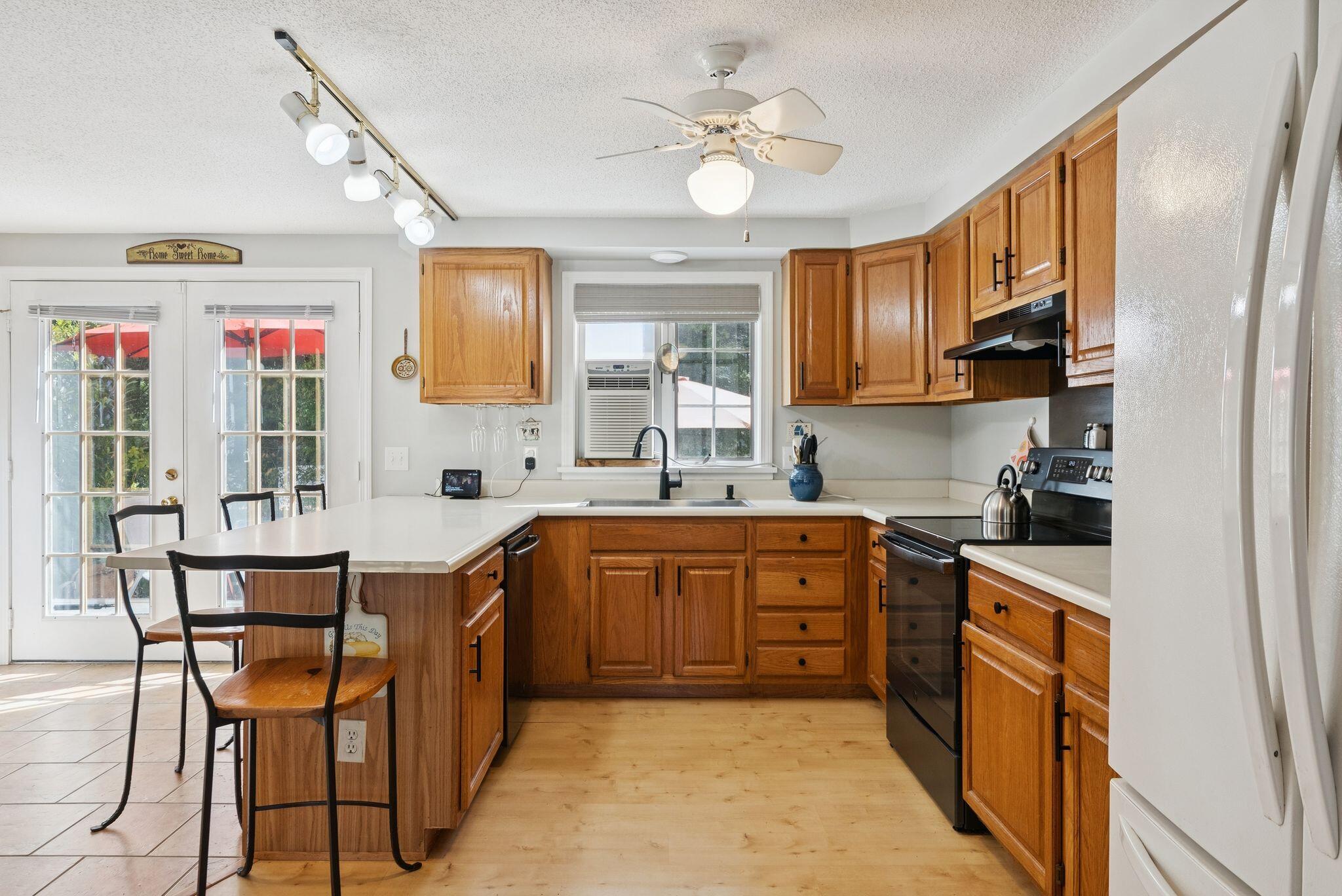 83 Hydrangea Circle, 11