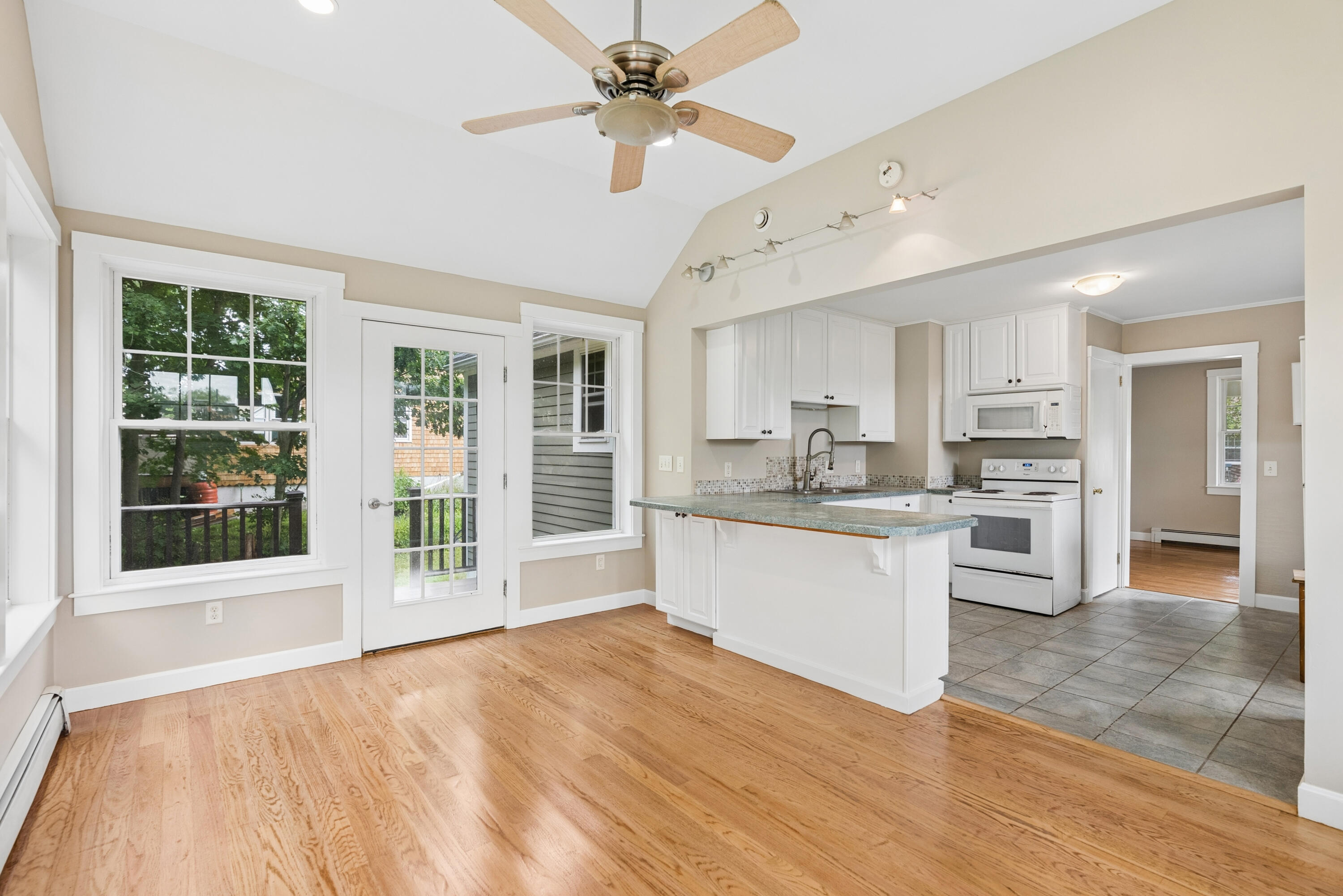 31 Longfellow Drive