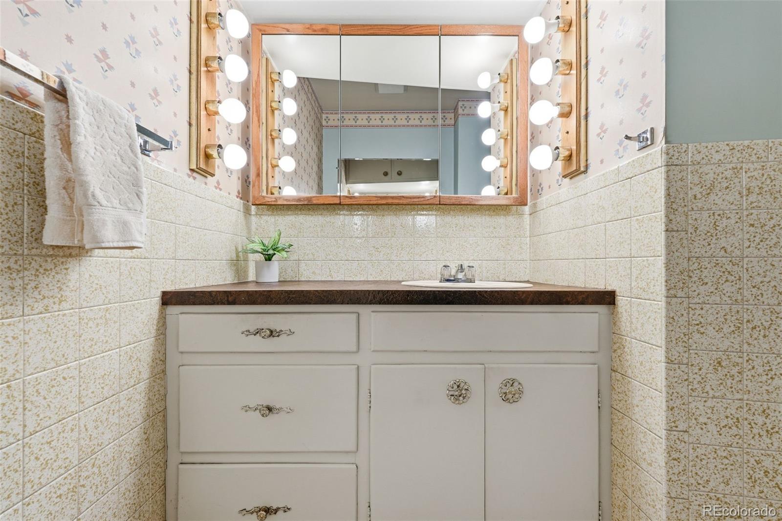 7474 Broadview Drive