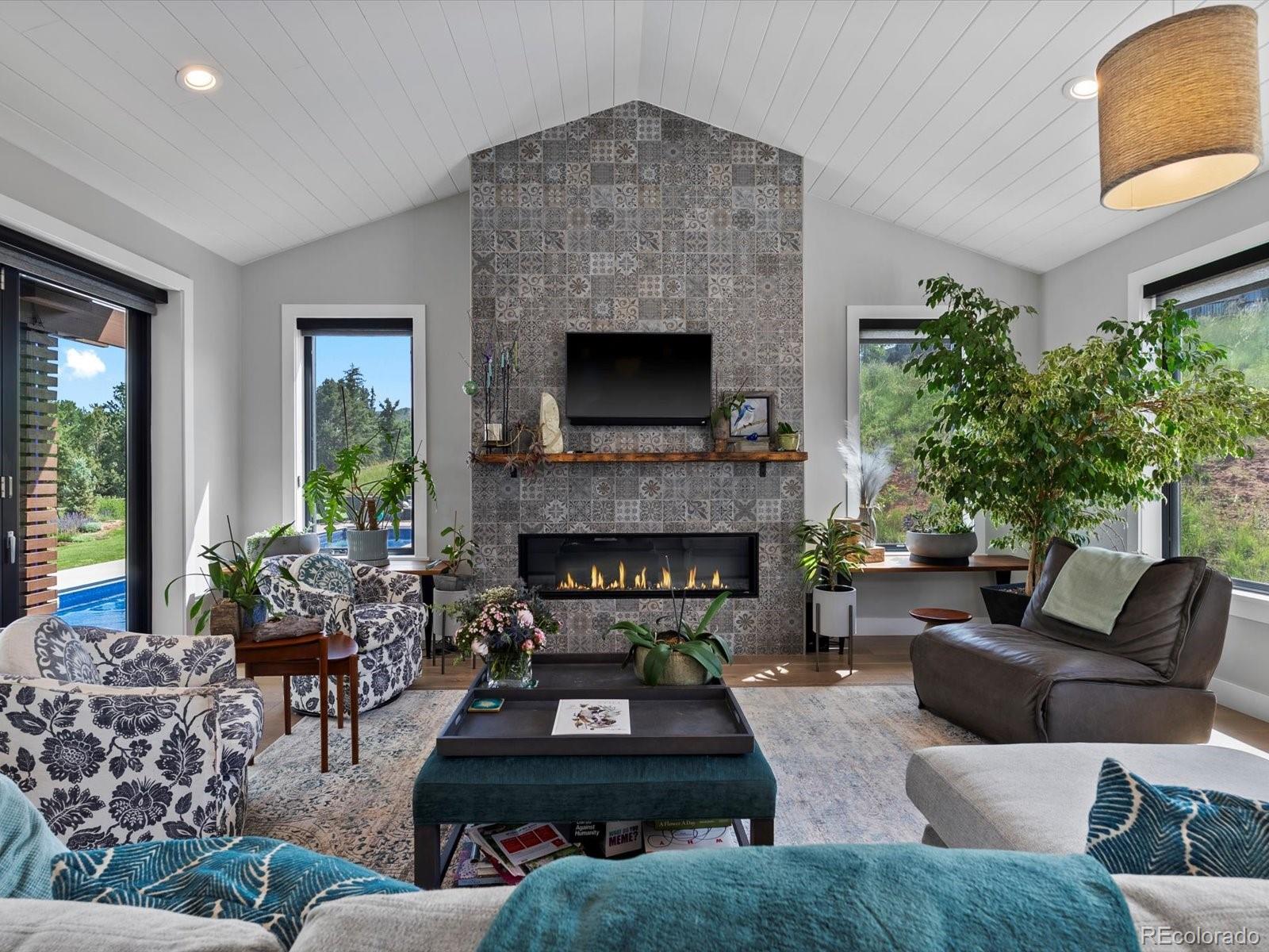 6560 Crestbrook Drive