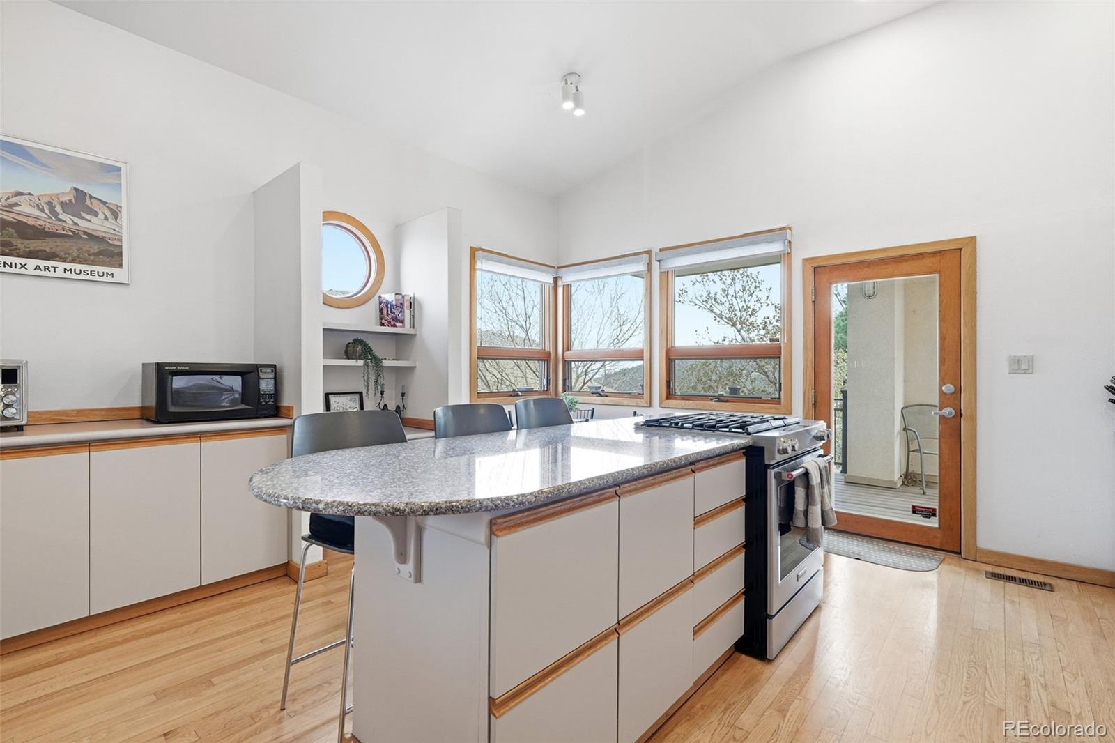 6070 Crestbrook Drive