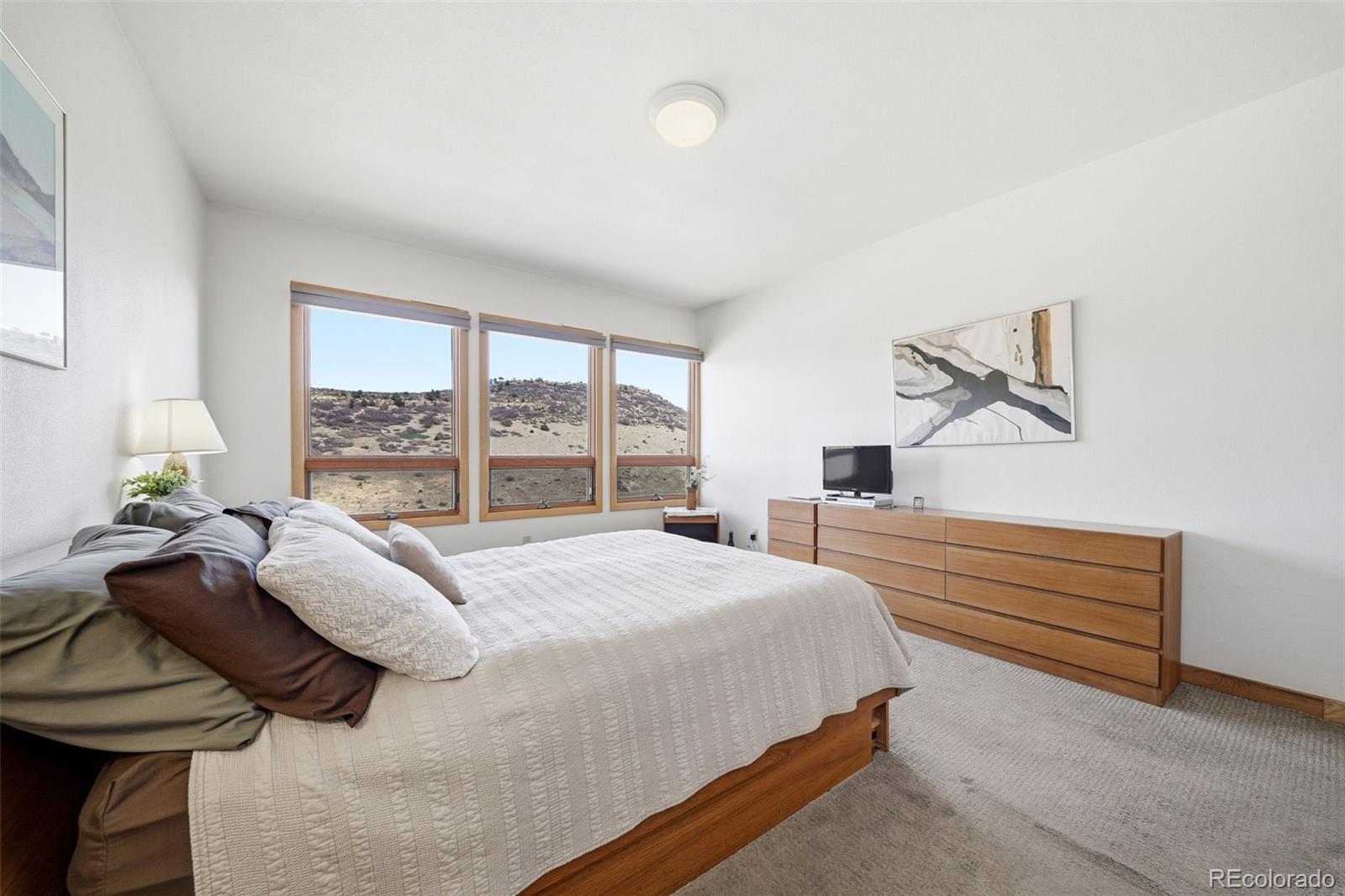 6070 Crestbrook Drive