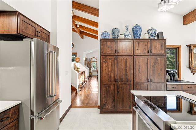 5904 Meadowbrook Drive