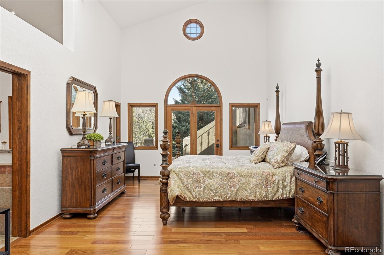 5904 Meadowbrook Drive