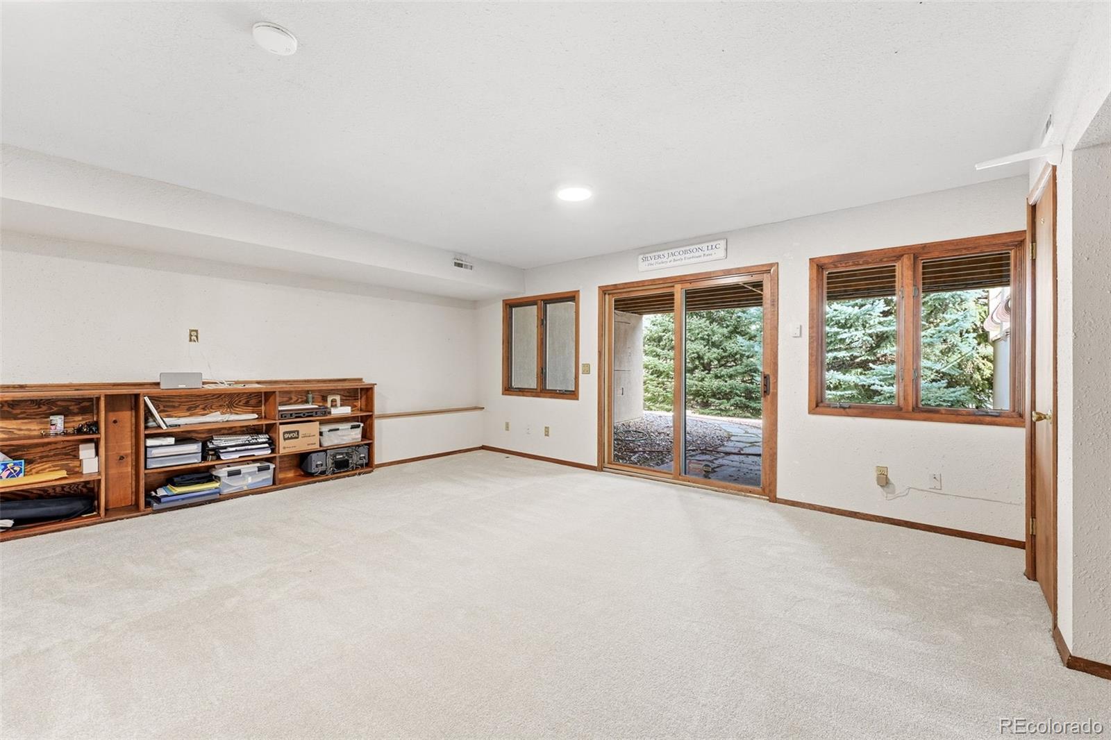 5904 Meadowbrook Drive