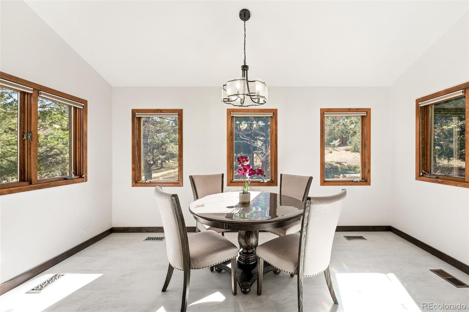 5904 Meadowbrook Drive