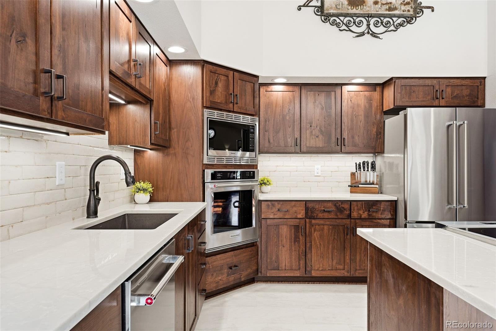 5904 Meadowbrook Drive