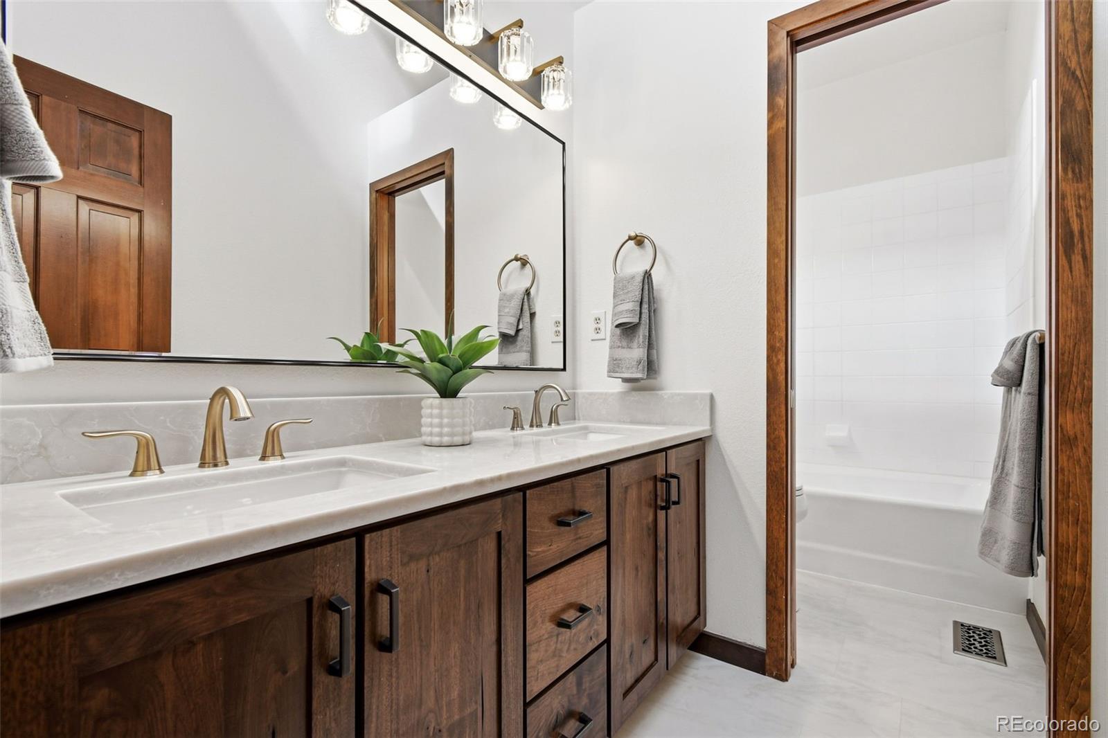 5904 Meadowbrook Drive