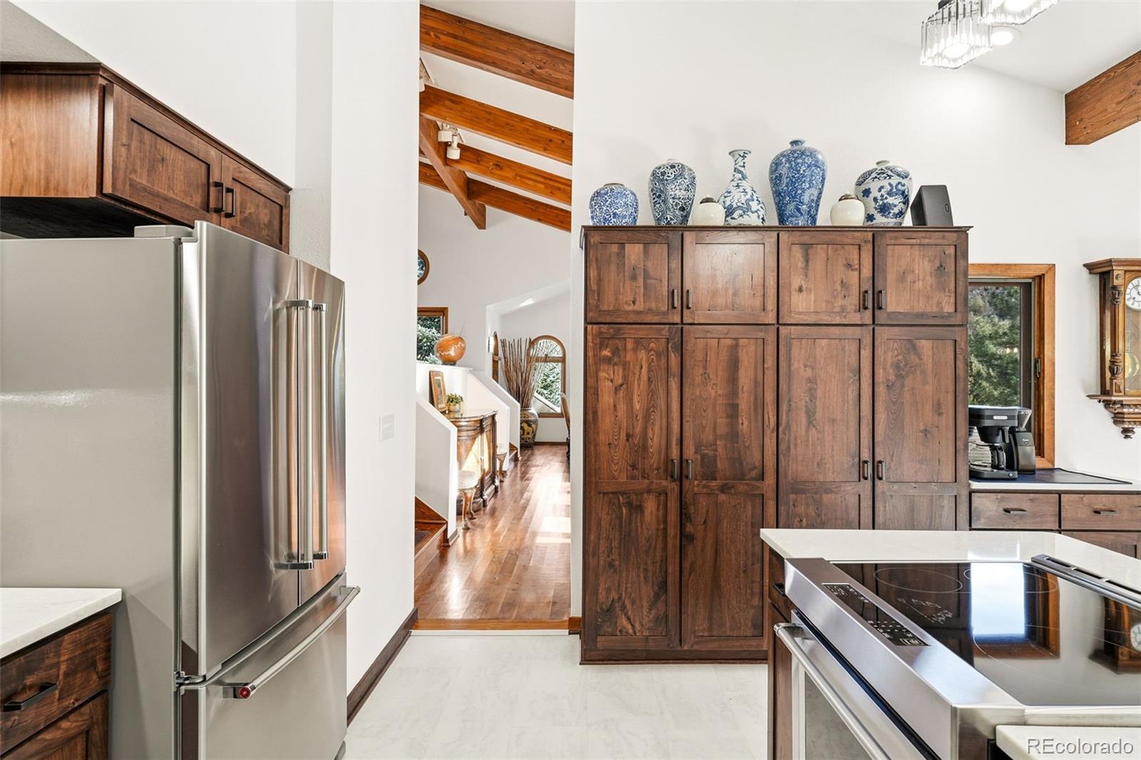 5904 Meadowbrook Drive