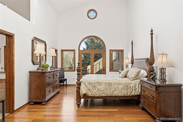 5904 Meadowbrook Drive