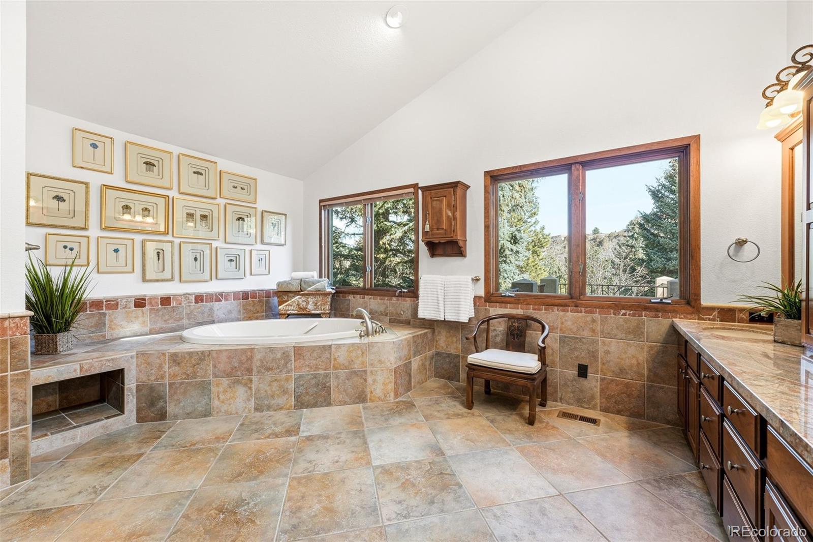 5904 Meadowbrook Drive