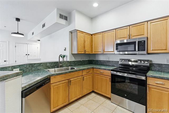 2901 Wyandot Street Unit: 18