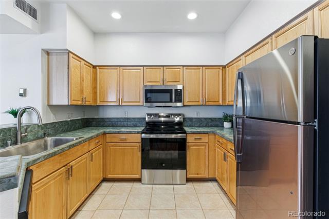 2901 Wyandot Street Unit: 18