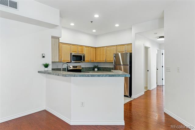 2901 Wyandot Street Unit: 18