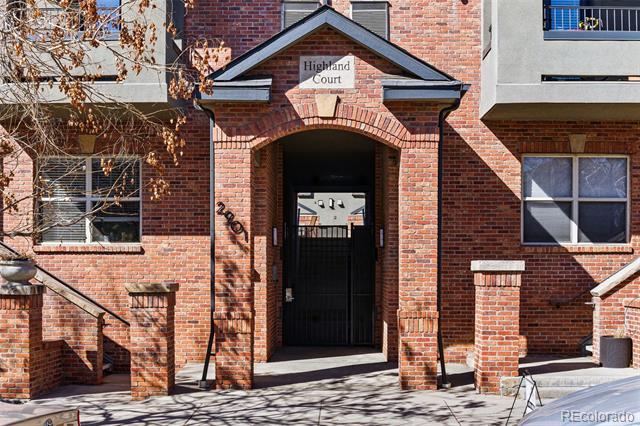 2901 Wyandot Street Unit: 18