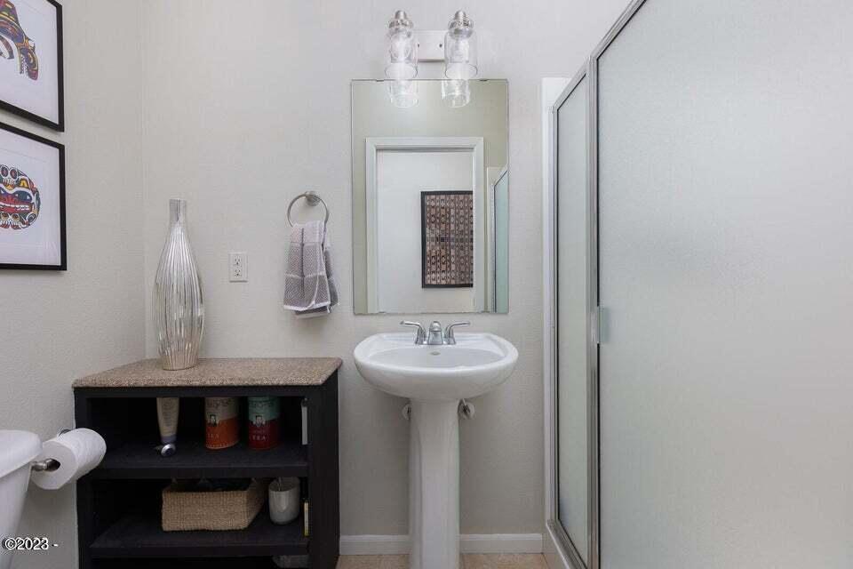 425 SE Shell Ave Unit: 5