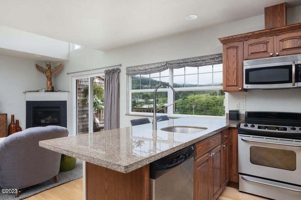425 SE Shell Ave Unit: 5