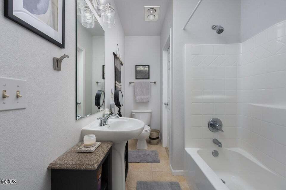 425 SE Shell Ave Unit: 5
