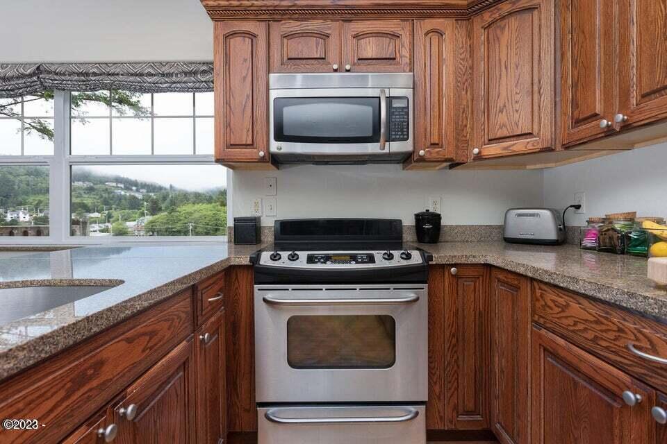425 SE Shell Ave Unit: 5