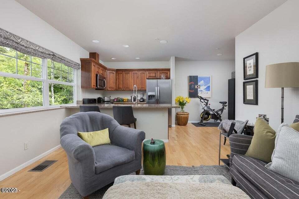 425 SE Shell Ave Unit: 5