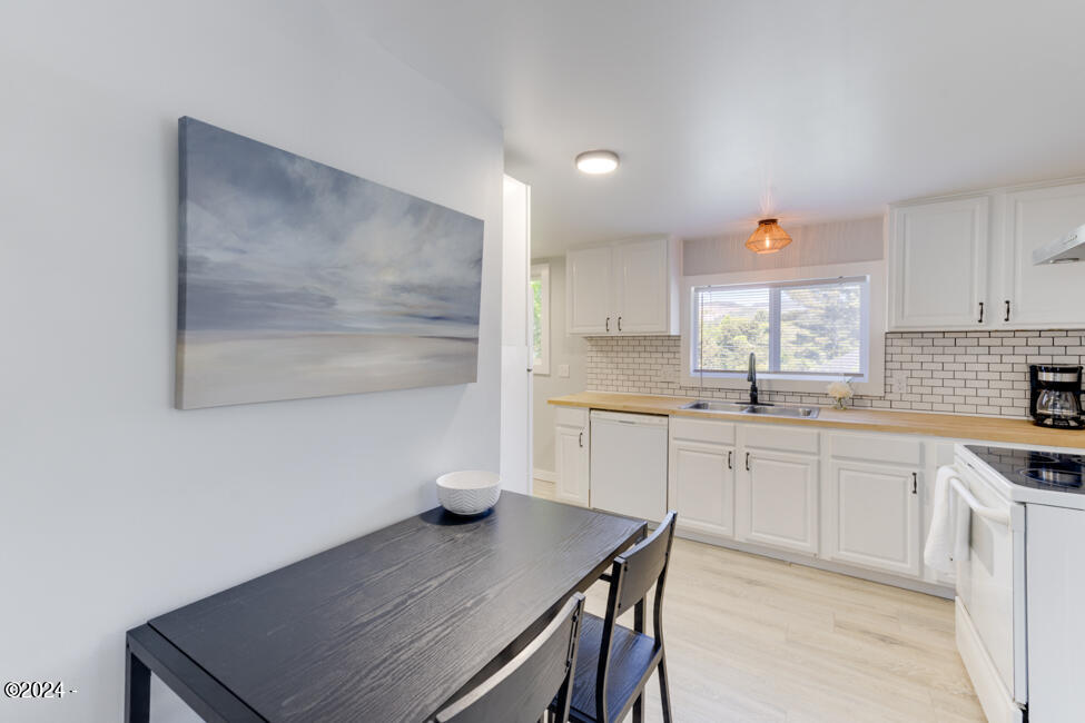 21+25 Hawkins Street