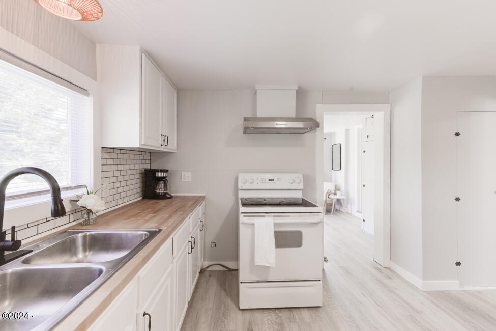 21+25 Hawkins Street