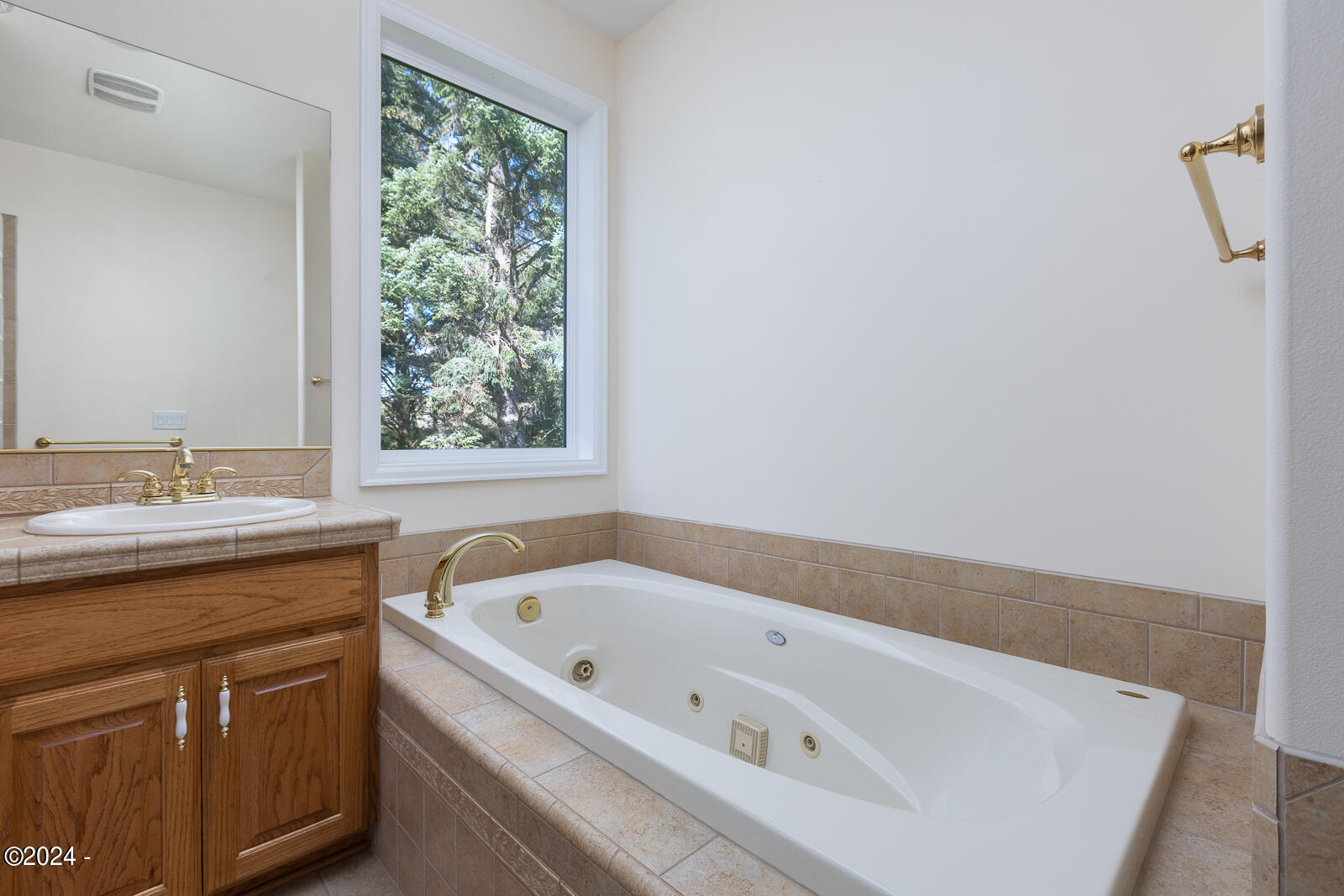 6605 Pacific Overlook