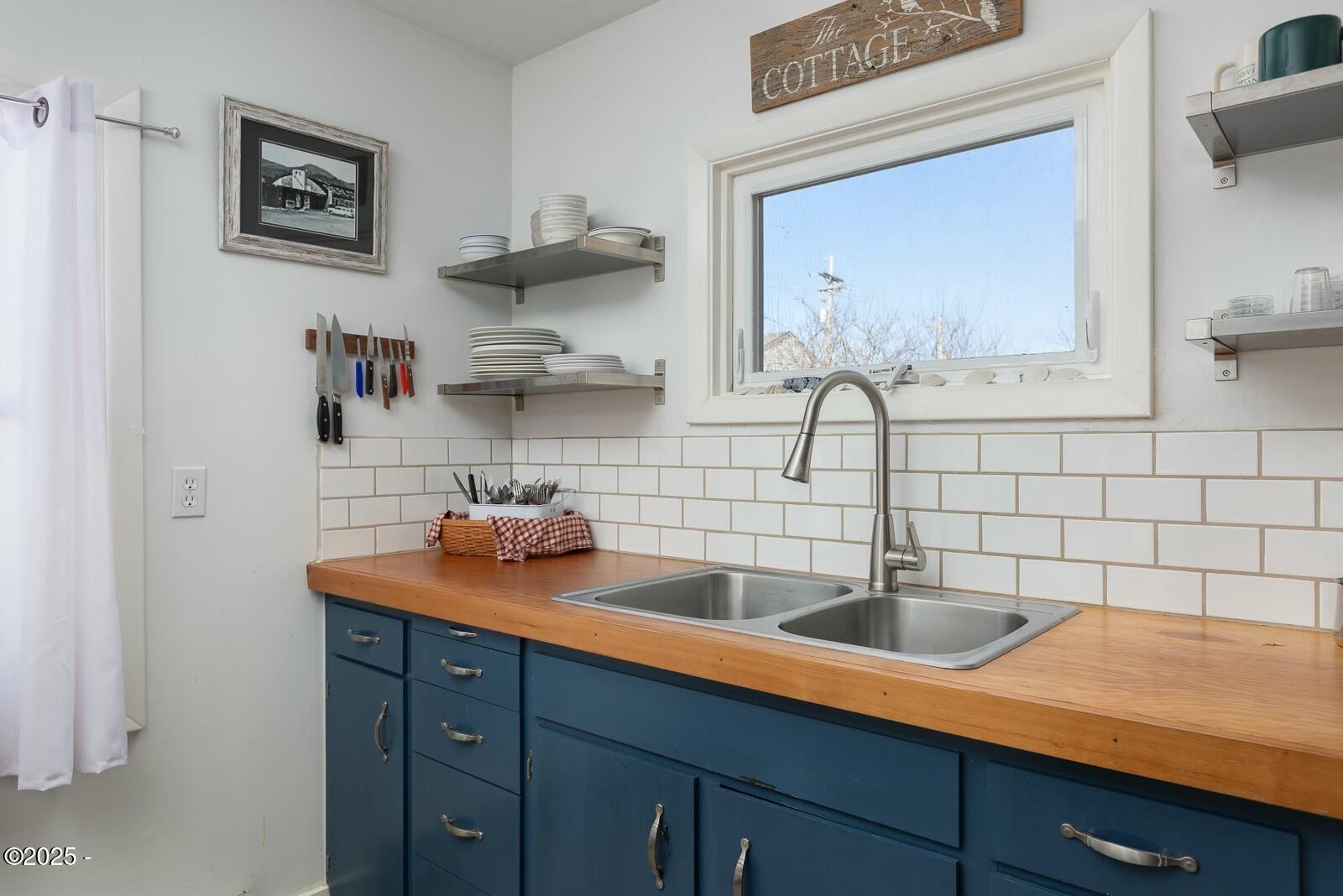 35075 Rueppell Avenue