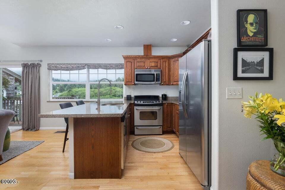 425 SE Shell Avenue, 5