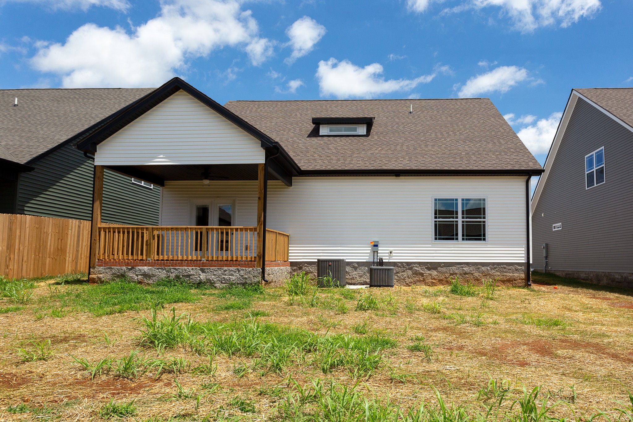 3265 Thistle Trce