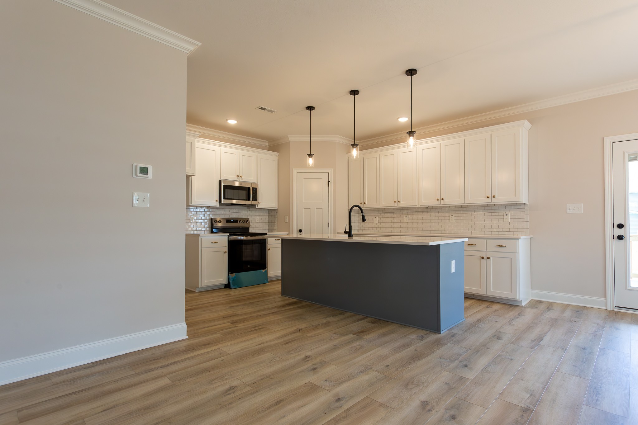 3265 Thistle Trce