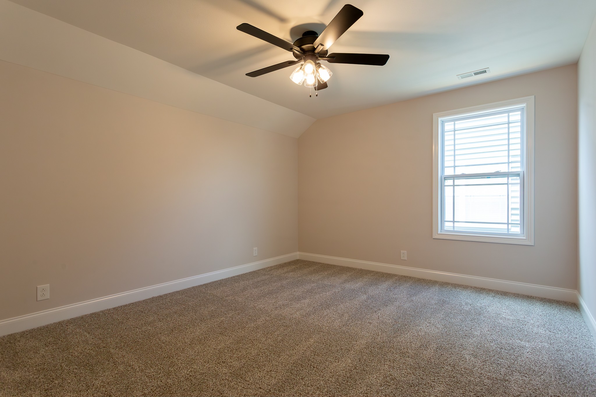 3265 Thistle Trce