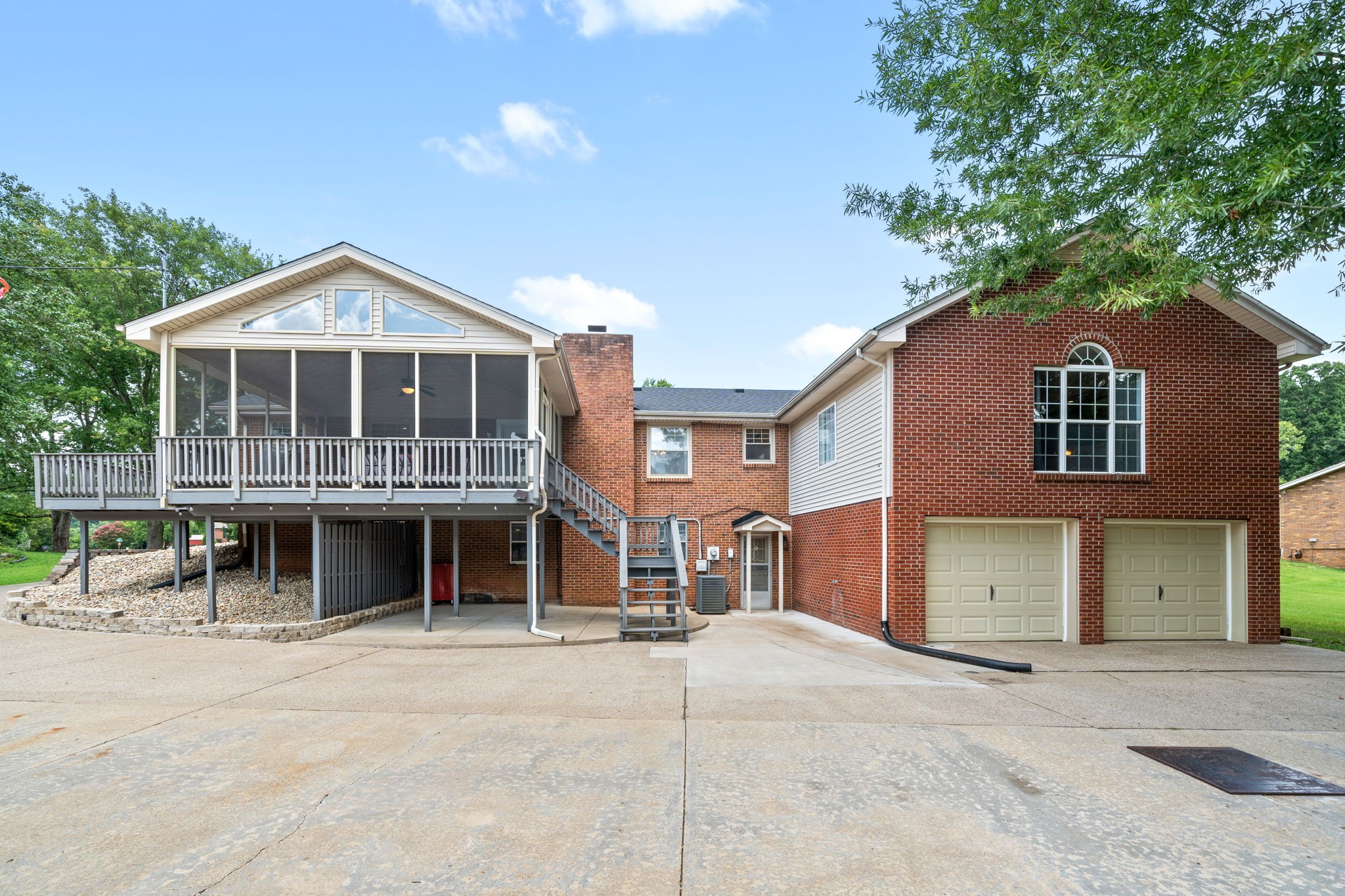 415 Rivermont Dr