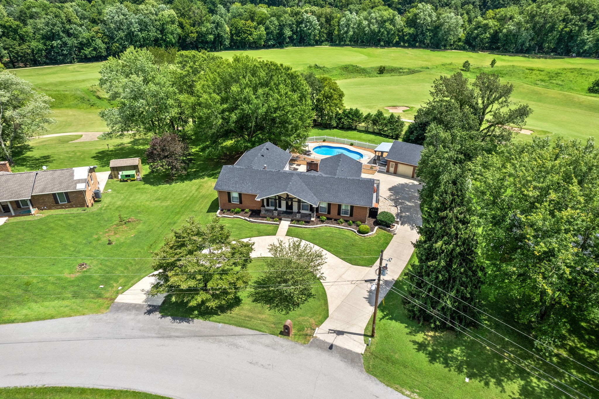 415 Rivermont Dr