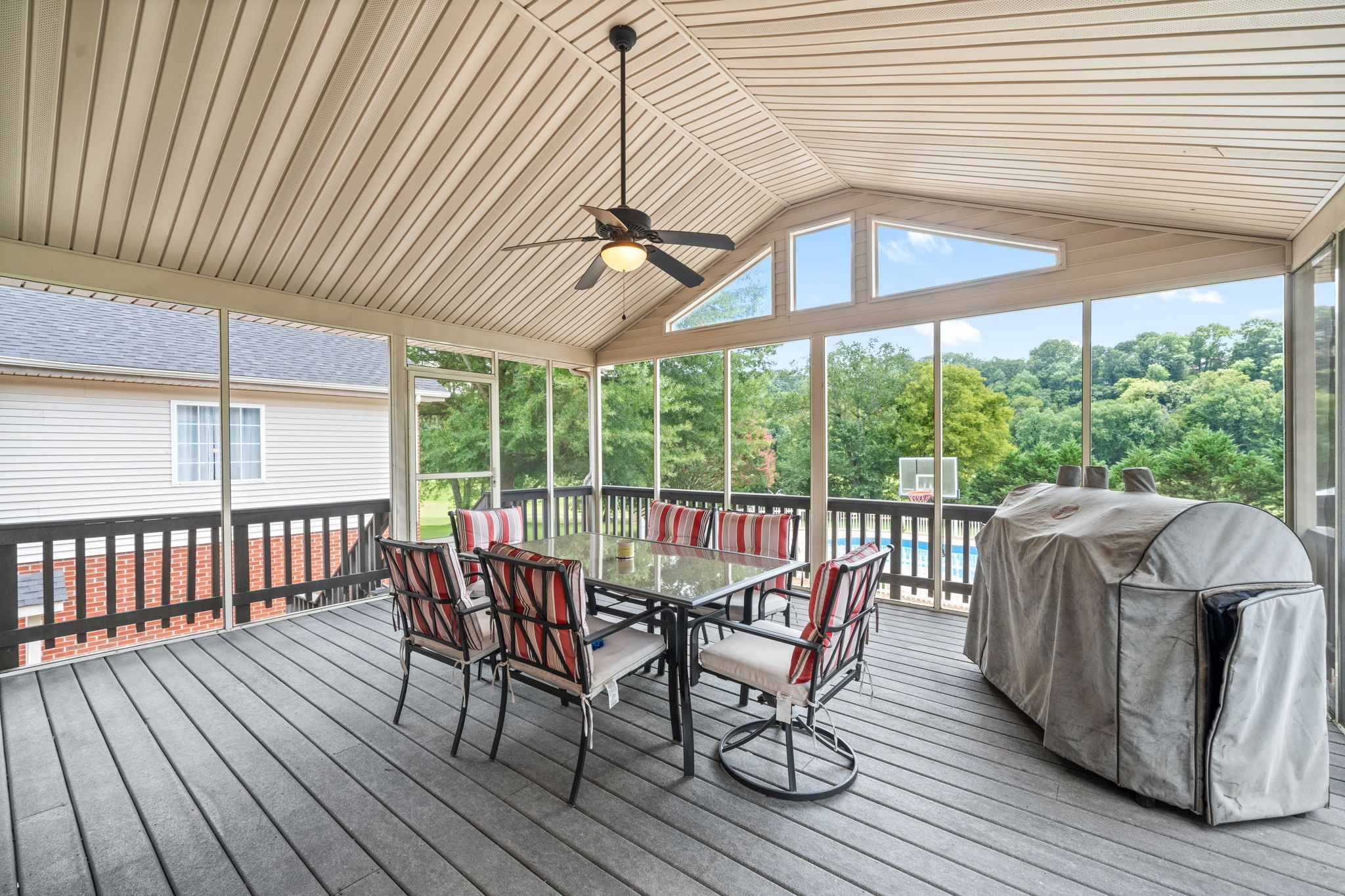 415 Rivermont Dr