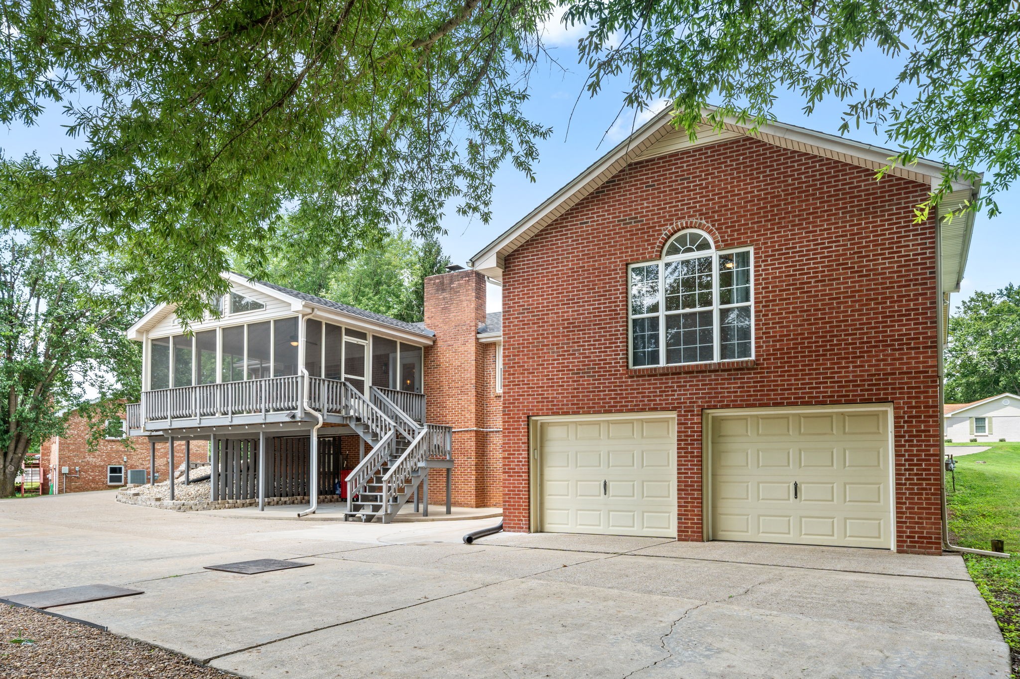 415 Rivermont Dr