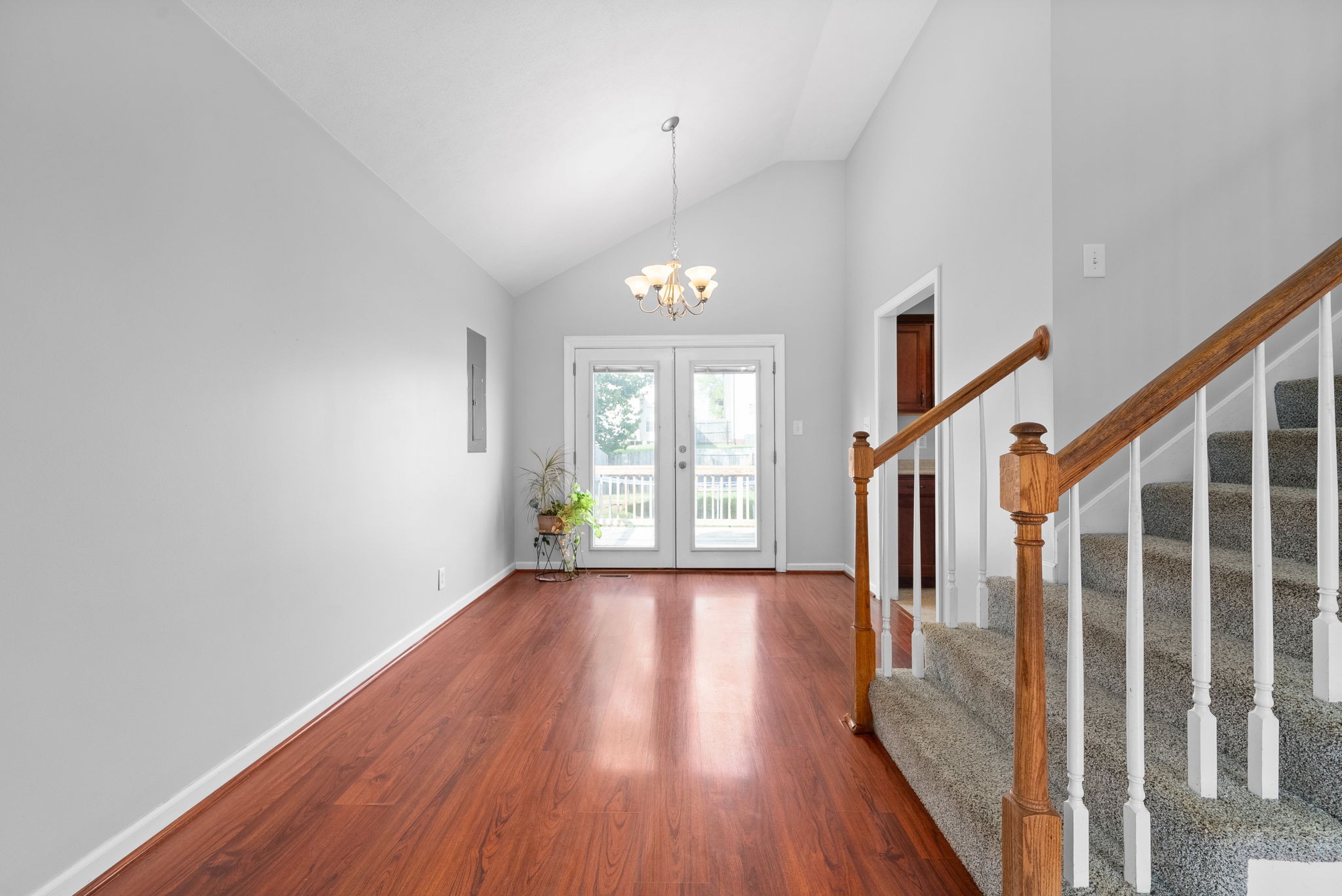 1549 Apache Way