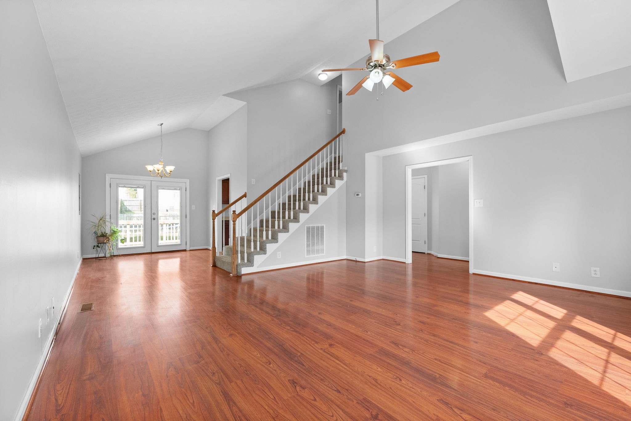 1549 Apache Way