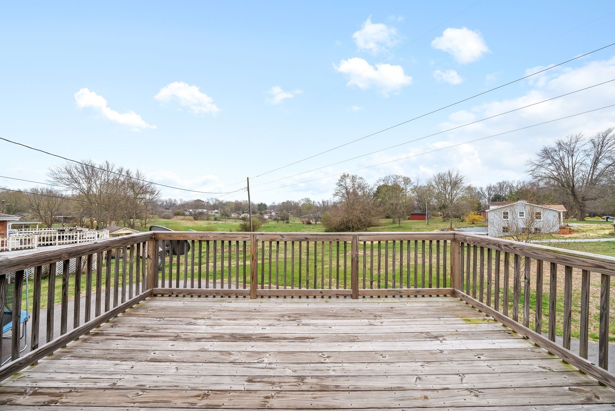 201 W Meadow Dr